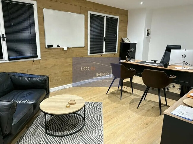 Plus de détails pour Local d'activités à louer