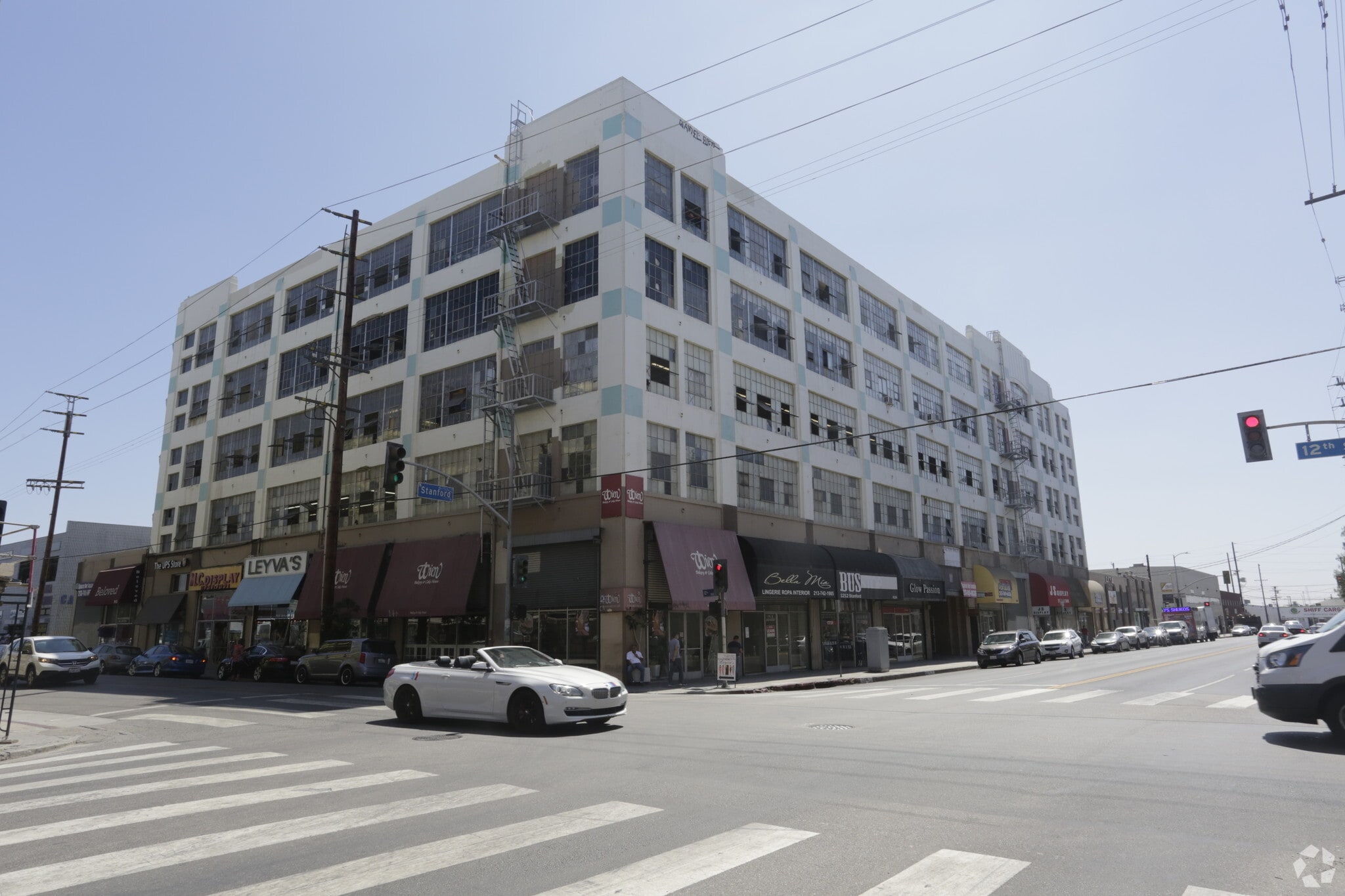 1212-1218 Stanford Ave, Los Angeles, CA à louer Photo principale– Image 1 sur 24