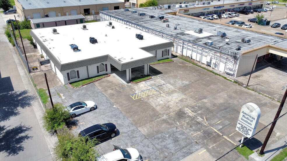 6902 Cook Rd, Houston, TX à louer - Photo de l’immeuble – Image 2 sur 9