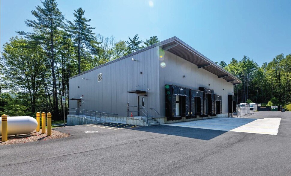 110 Airpark Rd, West Lebanon, NH à vendre - Photo de l’immeuble – Image 3 sur 6