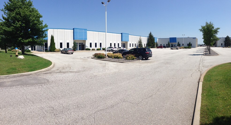 4525 Rhodes Dr, Windsor, ON à louer - Autre – Image 2 sur 3