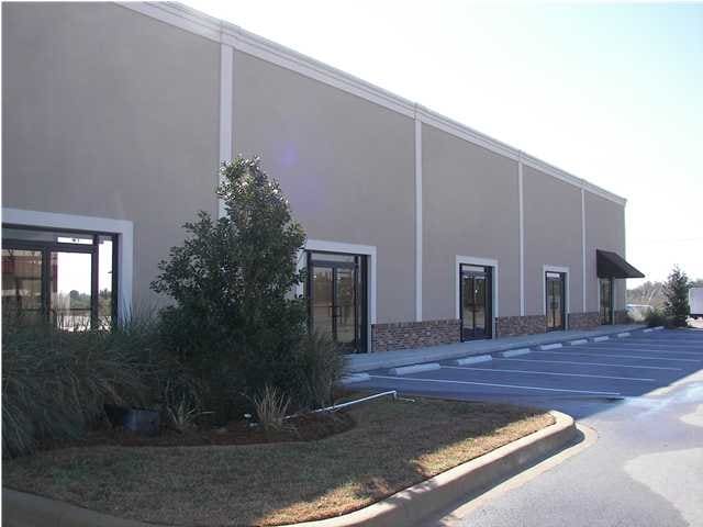 48 Commerce Ln, Freeport, FL à louer - Photo principale – Image 1 sur 10