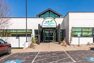 Plus de détails pour 3171 NE Carnegie Dr, Lee's Summit, MO - Bureau à vendre