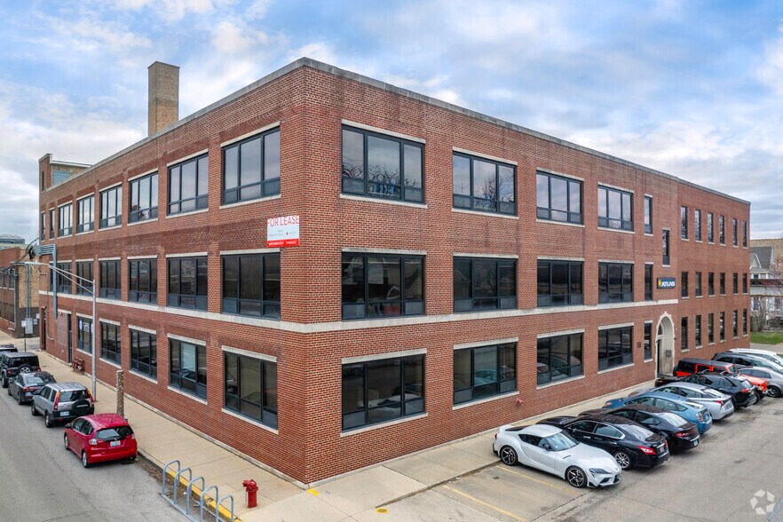 1801 W Warner Ave, Chicago, IL à louer - Photo principale – Image 1 sur 9