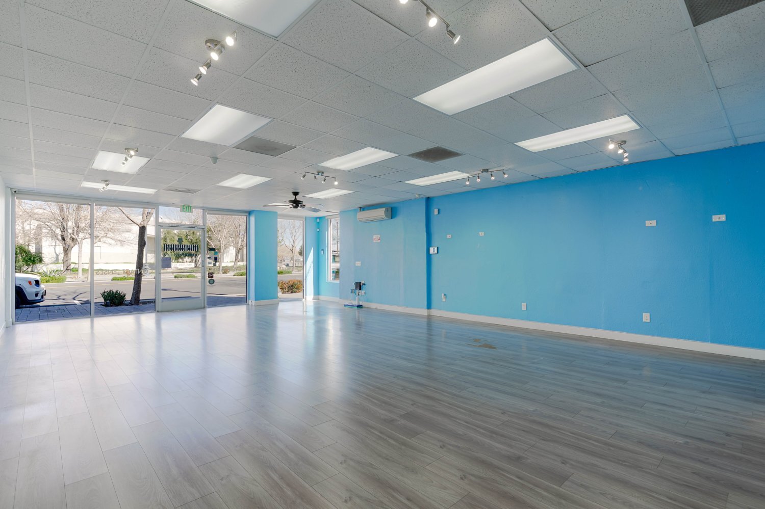 516 W Lancaster Blvd, Lancaster, CA à louer Photo de l’immeuble– Image 1 sur 18