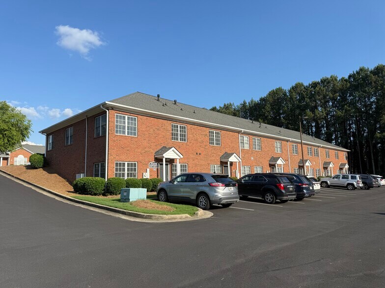 4595 Towne Lake Pky, Woodstock, GA à louer - Photo de l’immeuble – Image 2 sur 10