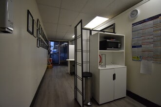 20200 Saticoy St, Winnetka, CA à louer Photo de l’immeuble– Image 1 sur 8