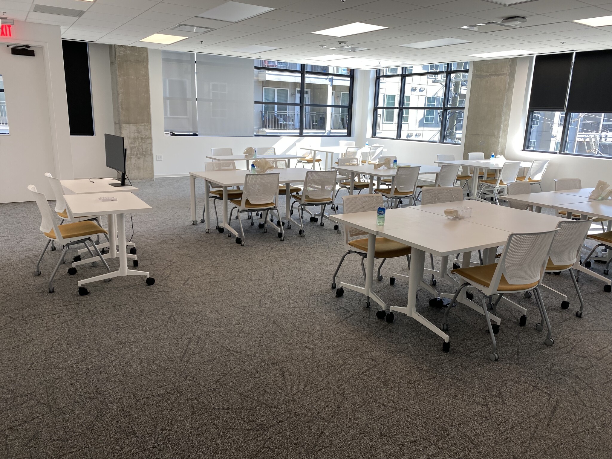 889 Howell Mill Rd, Atlanta, GA à louer Photo de l’immeuble– Image 1 sur 4