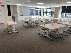 889 Howell Mill Rd, Atlanta, GA à louer Photo de l’immeuble– Image 1 sur 4