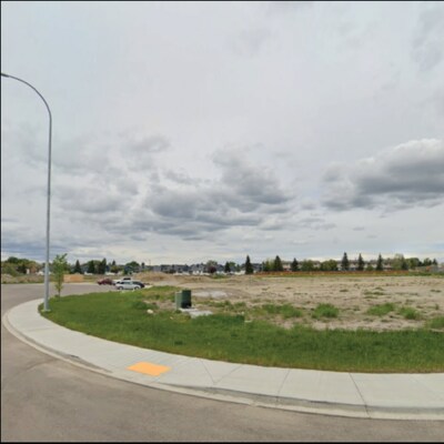 5236 28 Ave, Calgary, AB à louer - Photo de l’immeuble – Image 1 sur 3