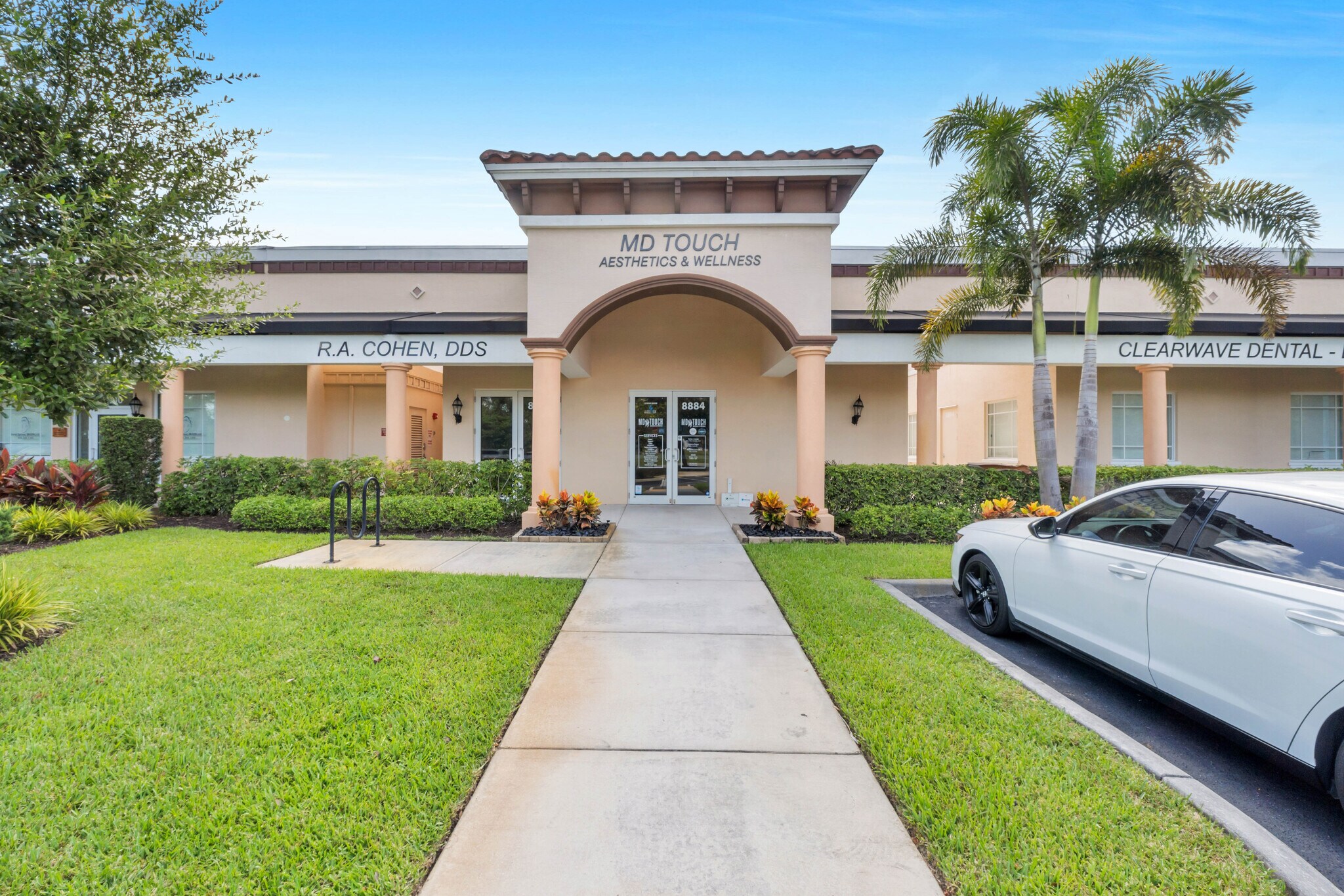 8882 Royal Palm Blvd, Coral Springs, FL à louer Photo principale– Image 1 sur 15