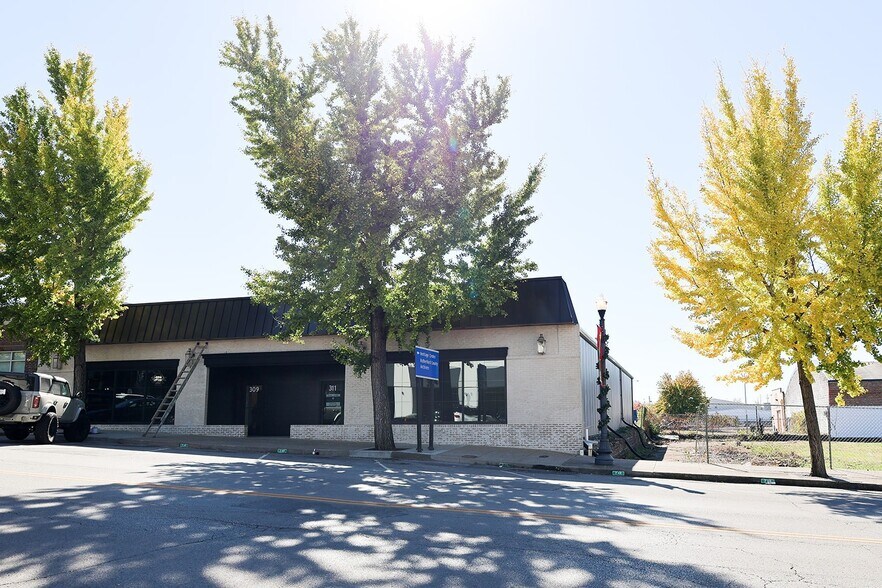 311 Main St, Murfreesboro, TN à louer - Photo de l’immeuble – Image 3 sur 8