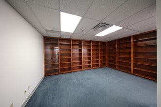9800 N Lamar Blvd, Austin, TX à louer Photo intérieure– Image 2 sur 9