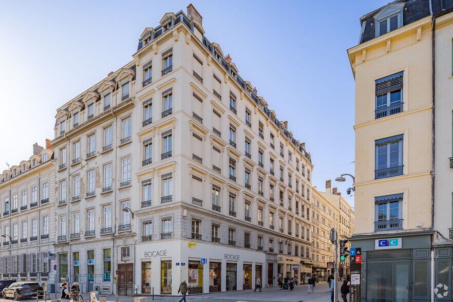 Immeuble residentiel dans Lyon à vendre - Photo principale – Image 1 sur 6