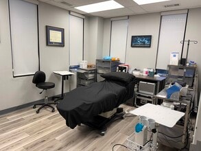 950 Skokie Blvd, Northbrook, IL à louer Photo intérieure– Image 2 sur 5