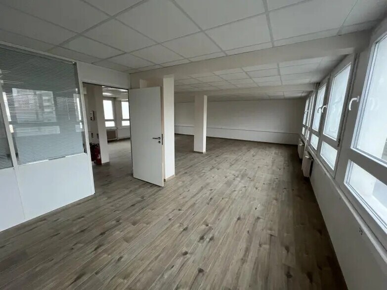 Bureau dans Ivry-sur-Seine à louer - Photo intérieure – Image 3 sur 11
