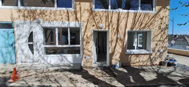 Bureau dans Francheville à louer - Photo de l’immeuble – Image 1 sur 7