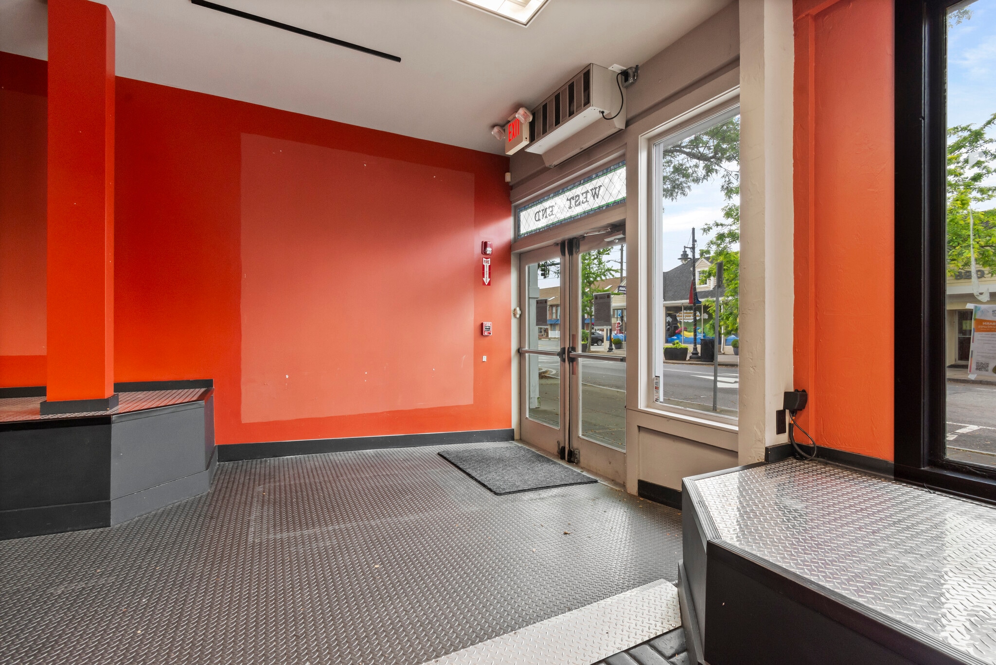 615 Main St, Hyannis, MA à louer Photo intérieure– Image 1 sur 16