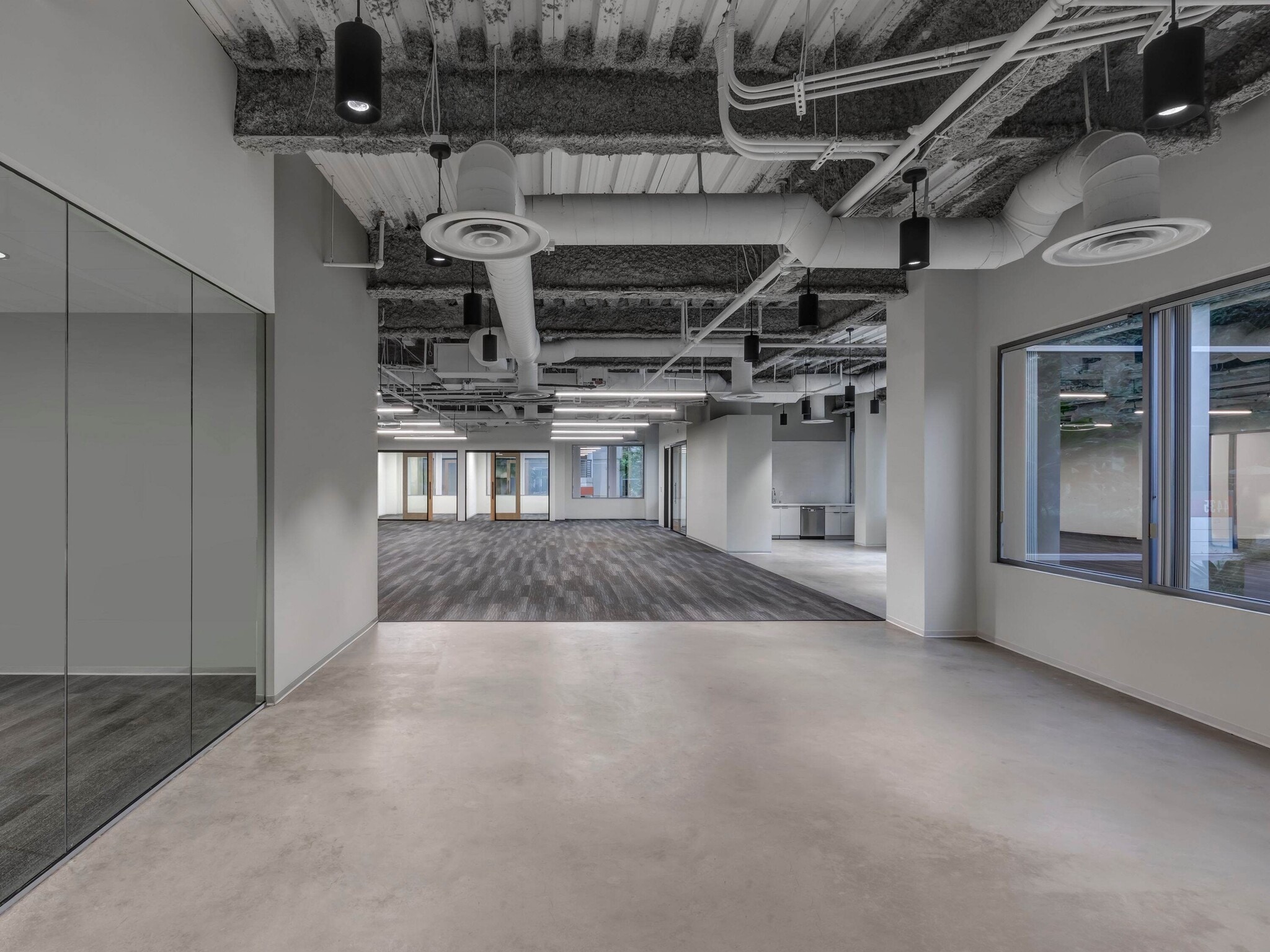 4435 Eastgate Mall, San Diego, CA à louer Photo intérieure– Image 1 sur 12