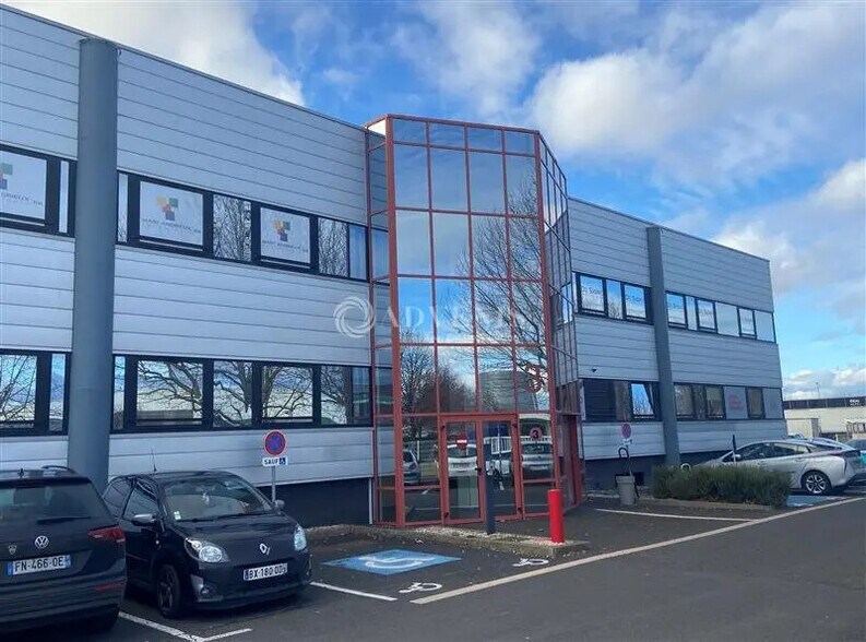 Bureau dans Clermont-Ferrand à louer - Photo de l’immeuble – Image 1 sur 12