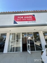 520-540 W Palmdale Blvd, Palmdale, CA à louer Photo de l’immeuble– Image 1 sur 16