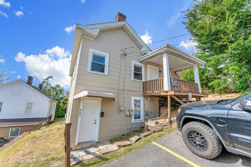 678 Spruce St, Morgantown, WV à vendre - Photo de l’immeuble – Image 3 sur 26