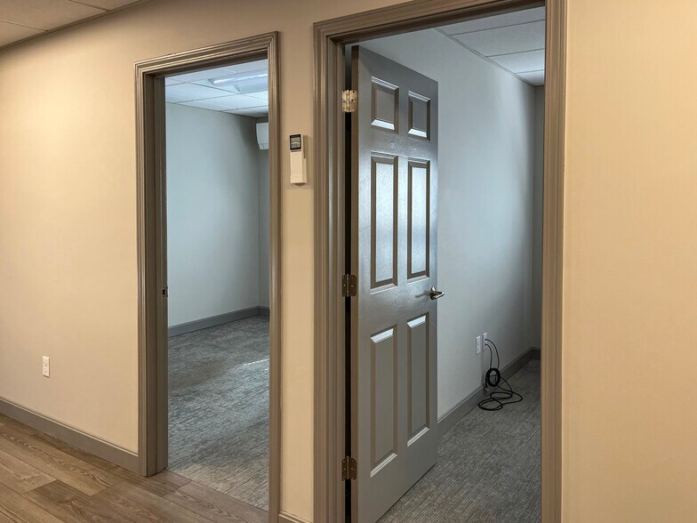 6 W Mill St, Medfield, MA à louer - Photo de l’immeuble – Image 3 sur 9