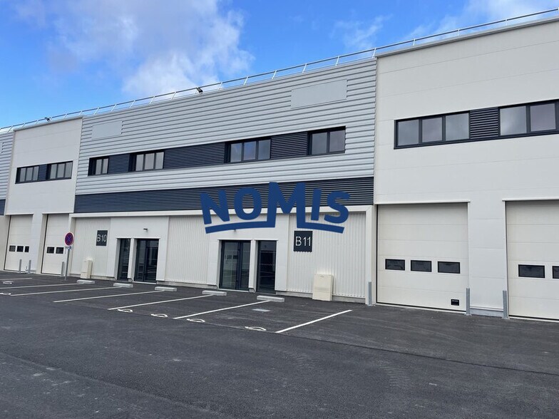 Local d’activités dans Saint-Aignan-Grandlieu à louer - Photo de l’immeuble – Image 3 sur 5