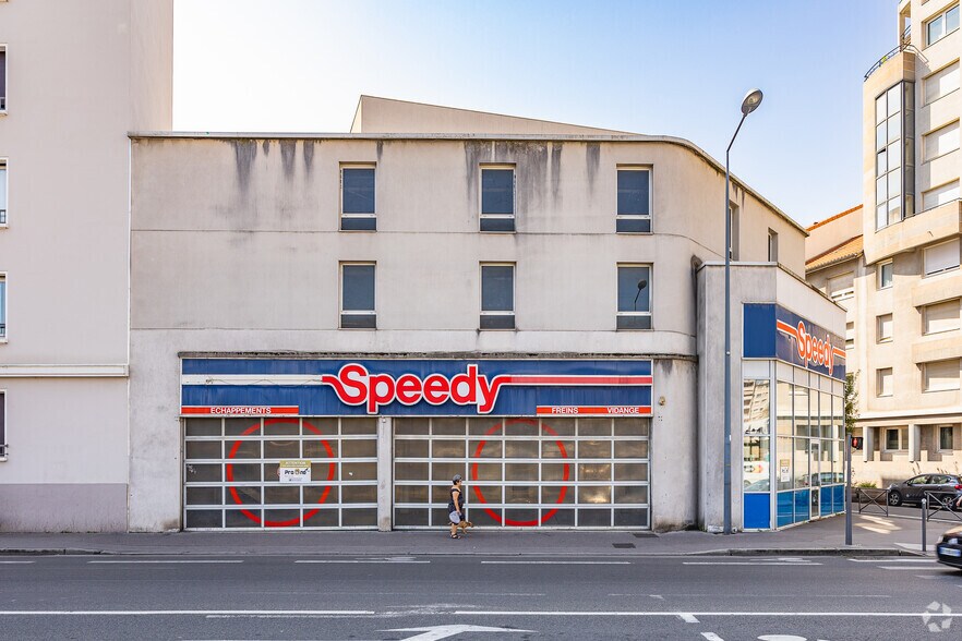 Bureau dans Villeurbanne à vendre - Photo de l’immeuble – Image 2 sur 5