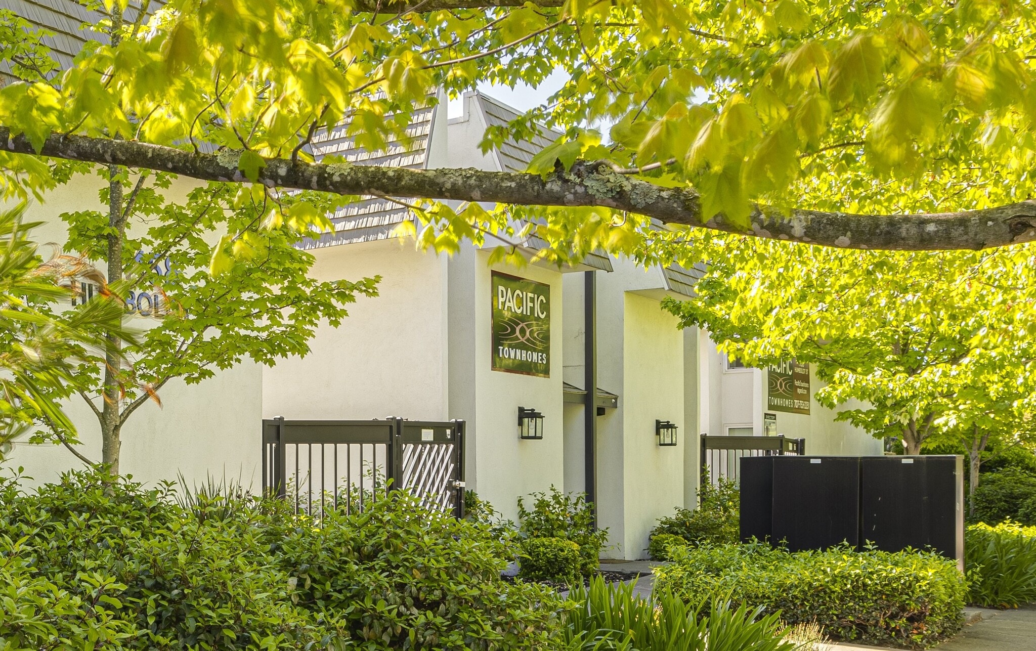 1158 Humboldt St, Santa Rosa, CA à vendre Photo de l’immeuble– Image 1 sur 21