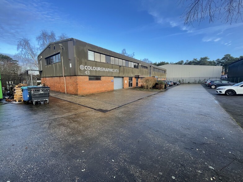 43 Woolmer Way, Bordon à vendre - Photo principale – Image 1 sur 6