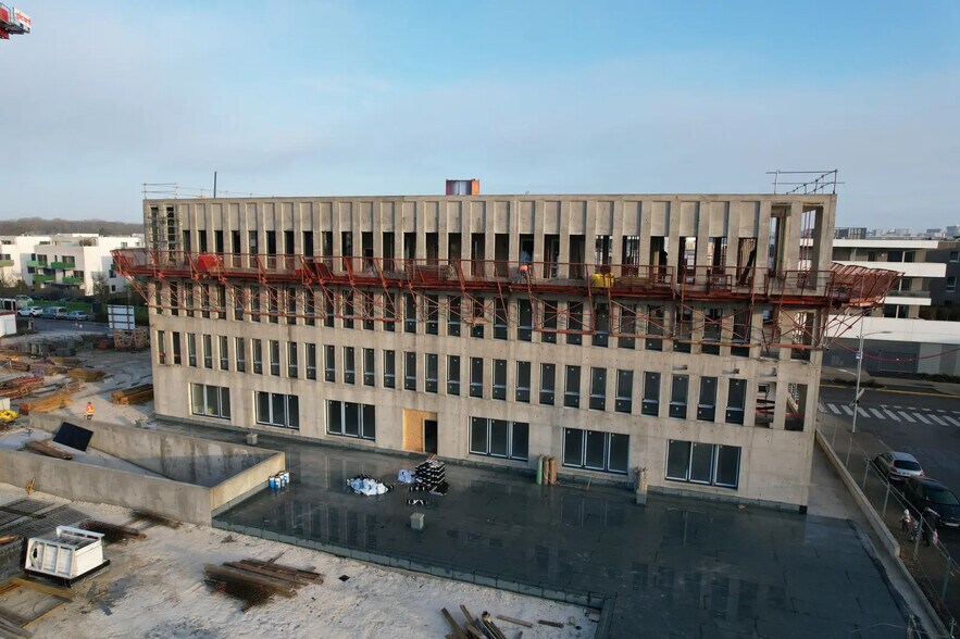 Bureau dans Bezannes à vendre - Photo de la construction – Image 2 sur 4