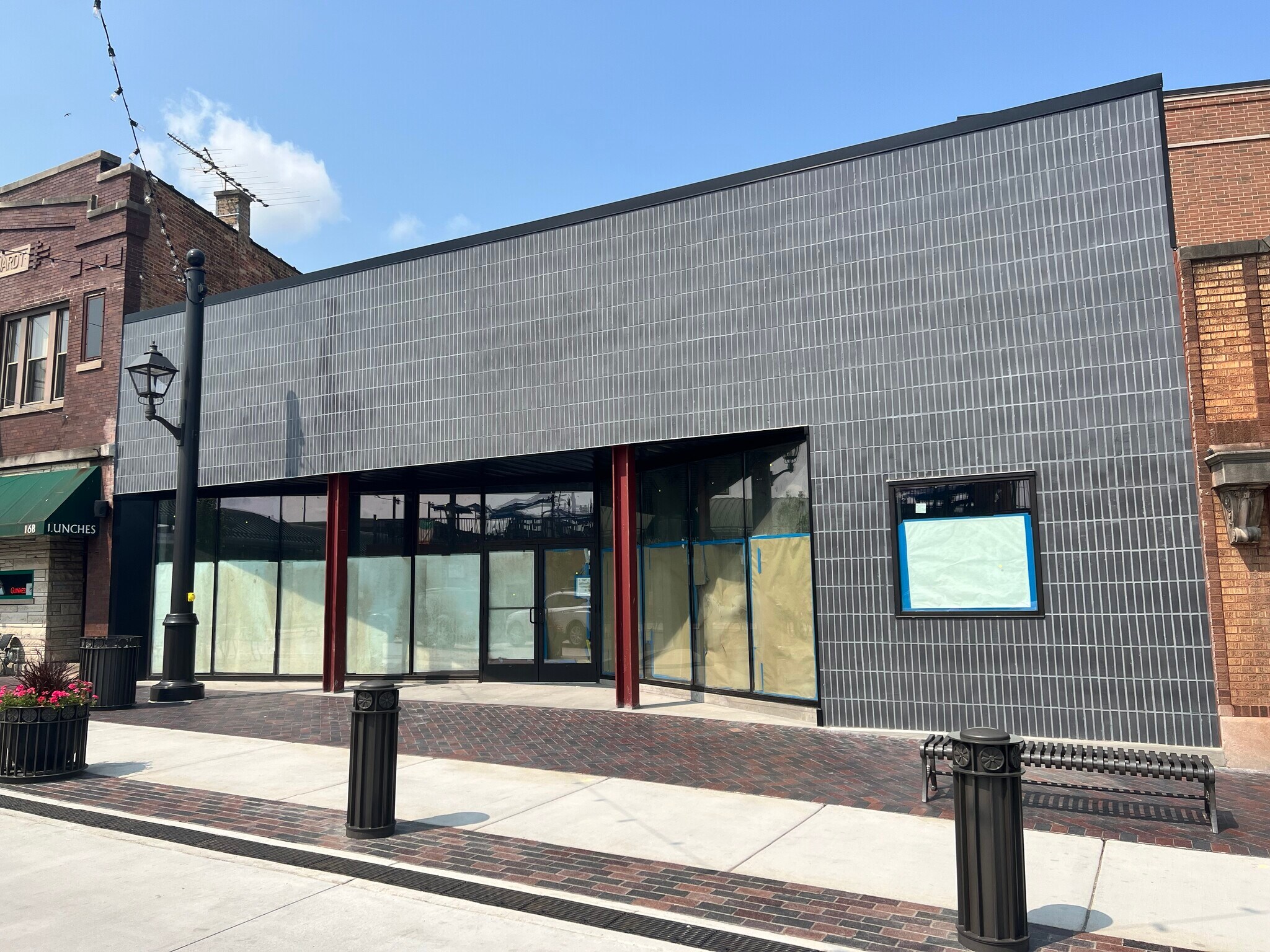 10 S Park Ave, Lombard, IL à louer Photo principale– Image 1 sur 14