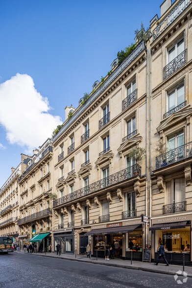 236 Rue Du Faubourg Saint-Honoré, Paris à louer - Photo de l’immeuble – Image 2 sur 7