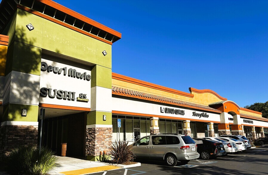 1350 Grant Rd, Mountain View, CA à louer - Photo de l’immeuble – Image 3 sur 27