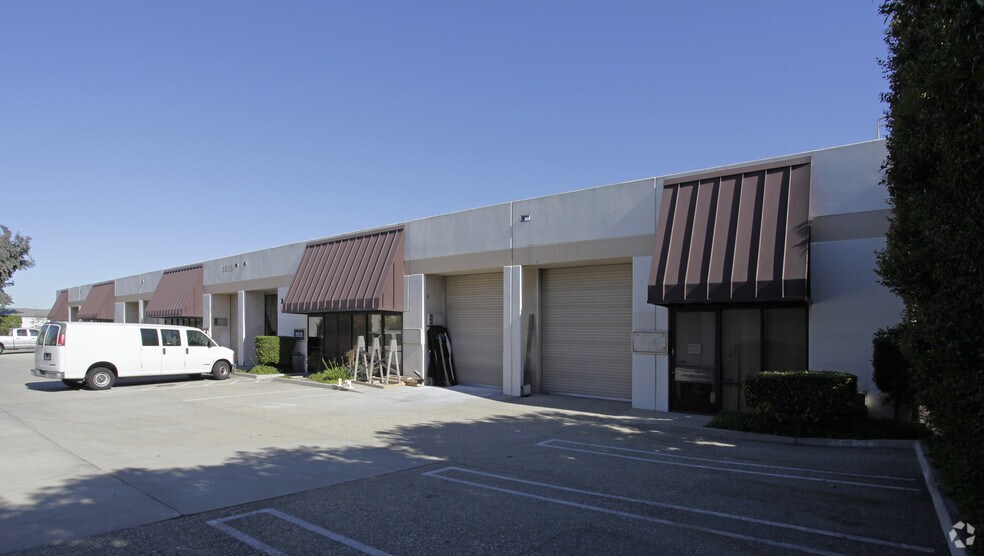 3525 W Commonwealth Ave, Fullerton, CA à louer - Photo principale – Image 1 sur 5