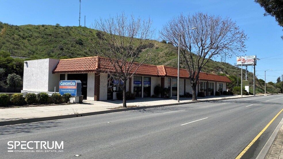22840 Soledad Canyon Rd, Santa Clarita, CA à louer - Photo de l’immeuble – Image 1 sur 5