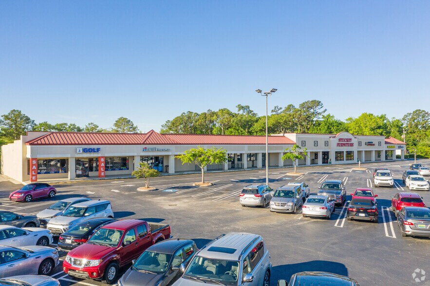 1119 Johnnie Dodds Blvd, Mount Pleasant, SC à louer - Photo de l’immeuble – Image 1 sur 4