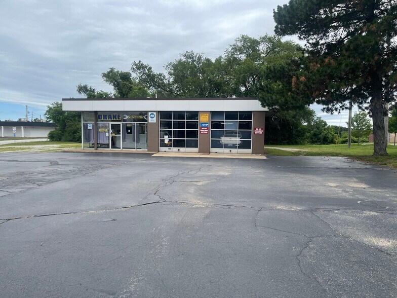 12518 Missouri Bottom Rd, Hazelwood, MO à vendre - Photo de l’immeuble – Image 1 sur 6