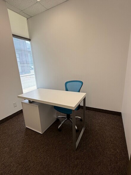 125 Lakeshore Rd E, Mississauga, ON à louer - Photo intérieure – Image 3 sur 10