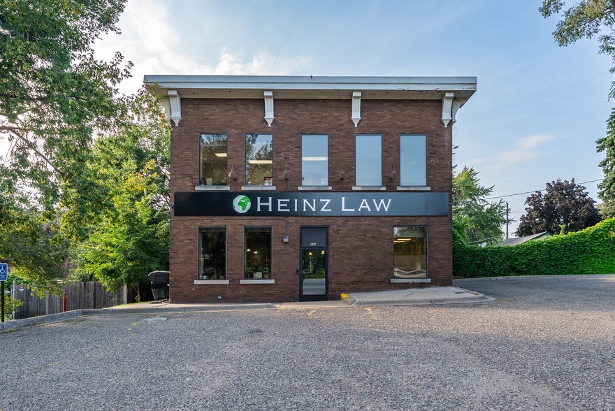 699 7th St E, Saint Paul, MN à vendre - Photo de l’immeuble – Image 1 sur 21
