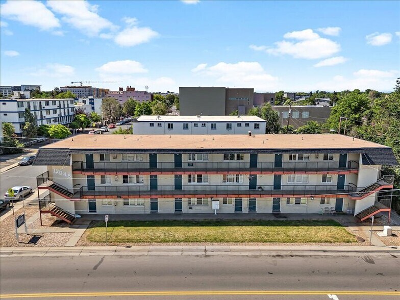 11948 E 17th Ave, Aurora, CO à vendre - Photo de l’immeuble – Image 1 sur 23