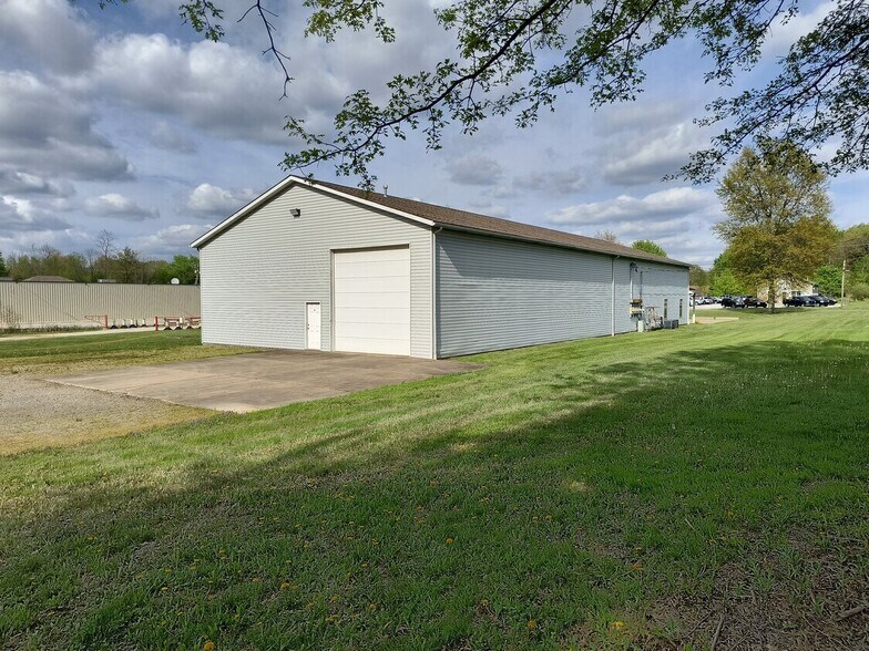 4935 S Prospect St, Ravenna, OH à louer - Photo de l’immeuble – Image 1 sur 9