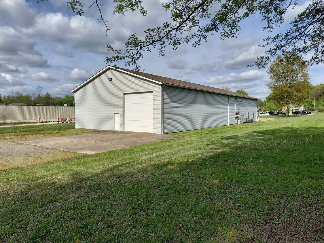 4935 S Prospect St, Ravenna, OH à louer Photo de l’immeuble– Image 1 sur 10