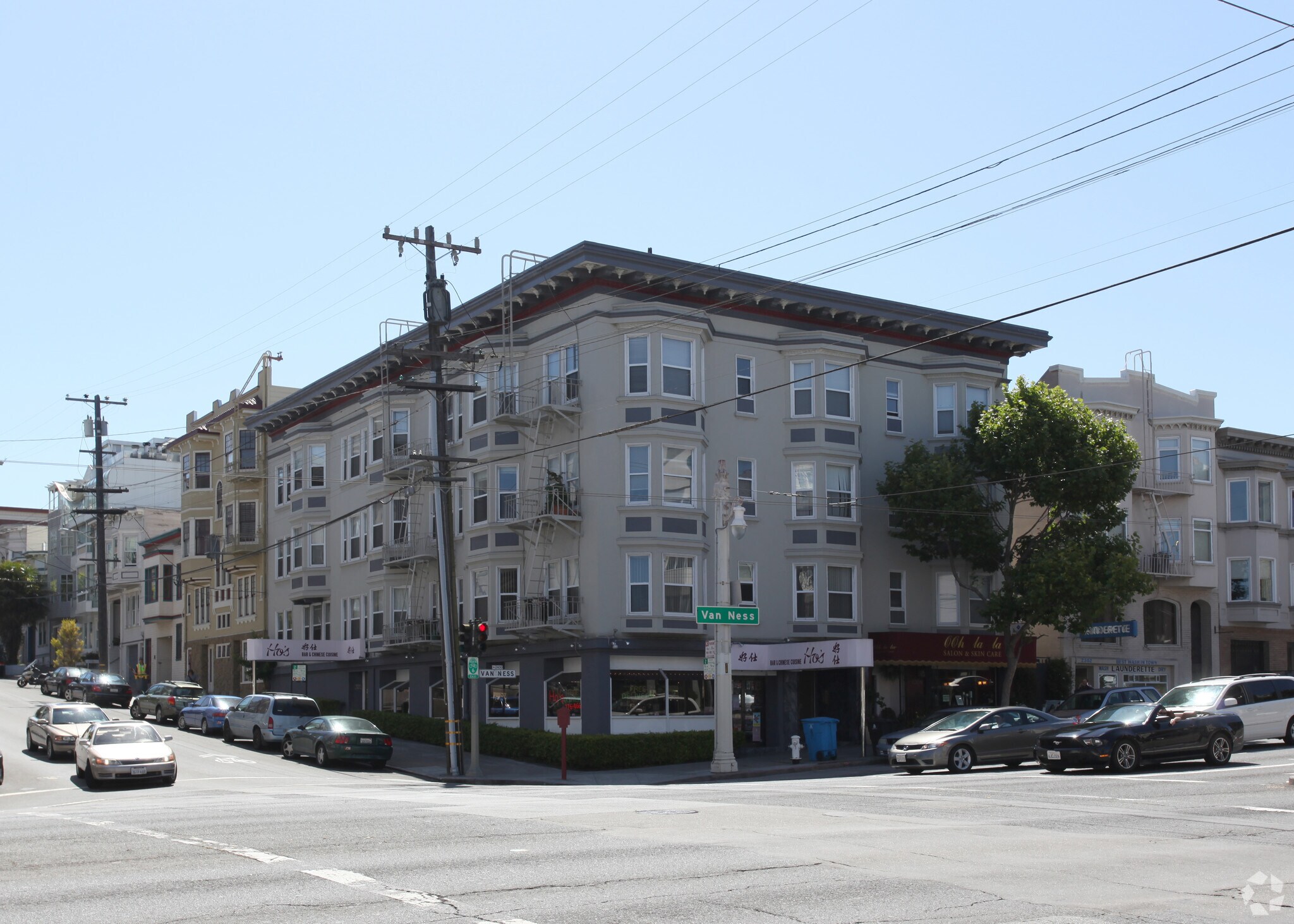 2356-2360 Van Ness Ave, San Francisco, CA à louer Photo principale– Image 1 sur 10