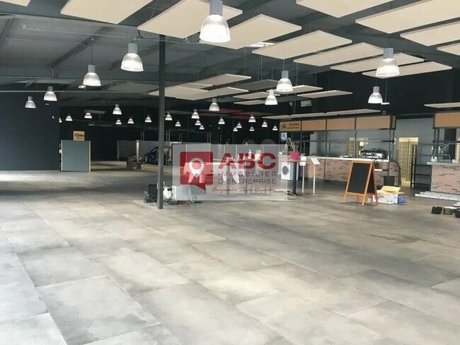 Plus de détails pour Local commercial à louer