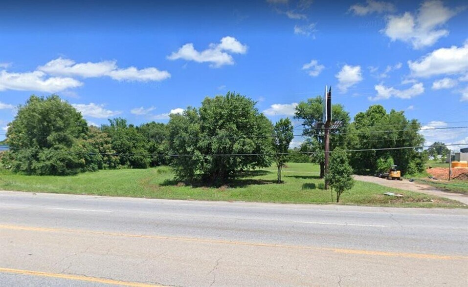 2307 N Thompson St, Springdale, AR à vendre - Photo de l’immeuble – Image 2 sur 4