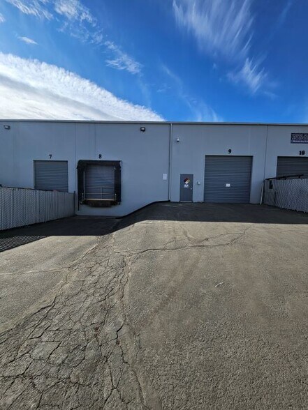 966 Greg St, Sparks, NV à louer - Photo de l’immeuble – Image 3 sur 5