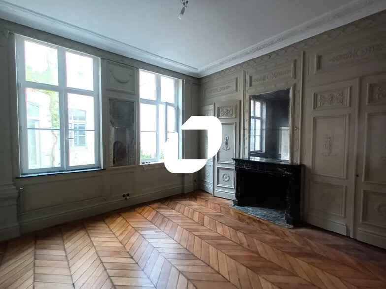 25 Rue Du Lieutenant Colpin, Lille à louer - Photo de l’immeuble – Image 2 sur 8