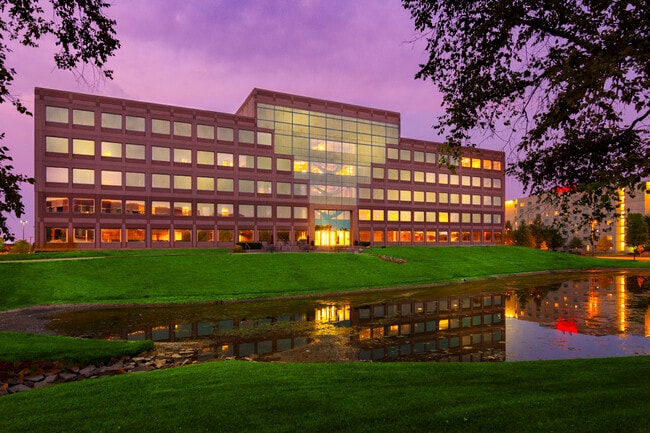 Plus de détails pour 1333 Burr Ridge Pky, Burr Ridge, IL - Bureau à louer